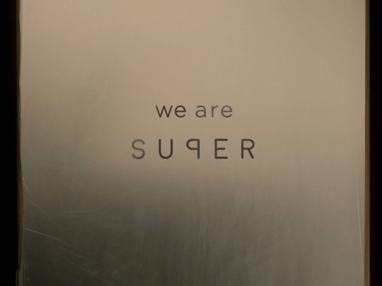 Frame dal brand film SUPER prodotto da N°76 Studio, Latina, IT 2026